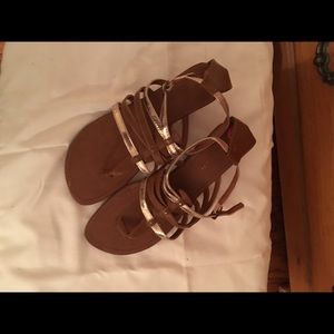 Small wedge sandals